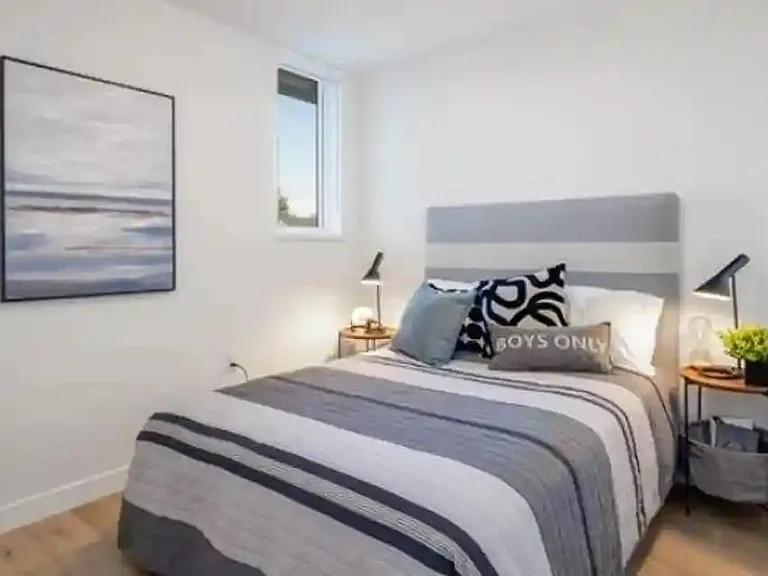 4933 Clarendon St #107 — Photo 5