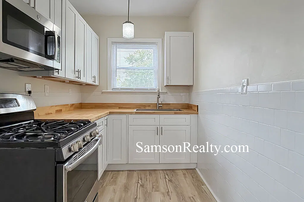 3 bed, $2,450 — Photo 2