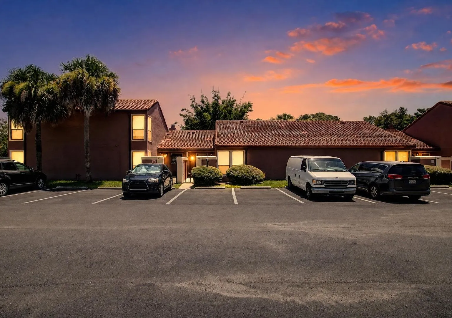 Winter Park Villas 2-Bedroom Condo | $800 Move-In Credit + Water Included! — Photo 1