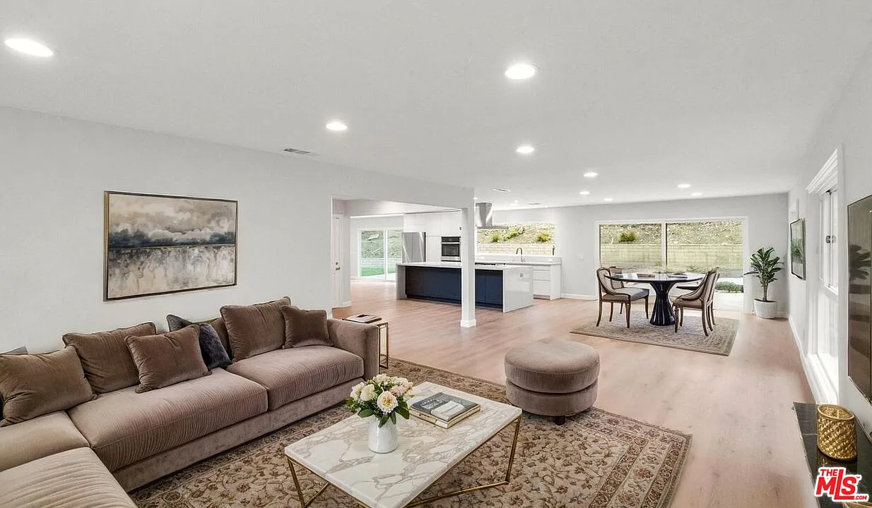 4 bed, 3.0 bath, 2508 sqft, $7,699 — Photo 4