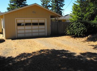 1690 22nd St, Florence, OR 97439