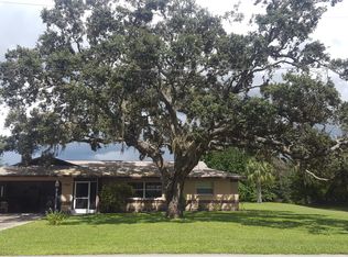 7748 Holiday Dr, Spring Hill, FL 34606