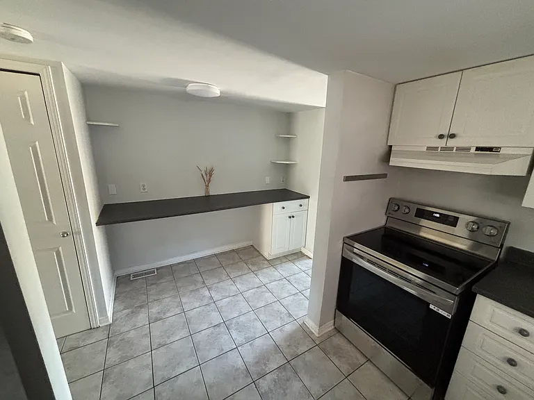 23 Raymond St — Photo 3