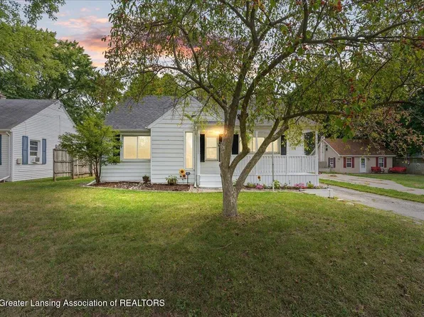 314 N Logan St, Dewitt, MI 48820