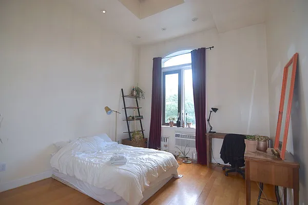 Rented by Triplemint | media 18