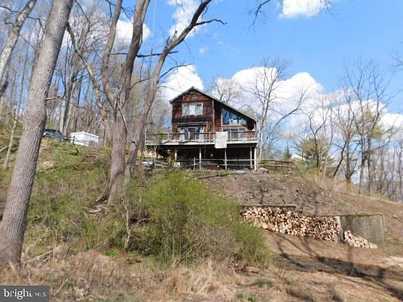 3rd image of 528 Friedensburg Rd