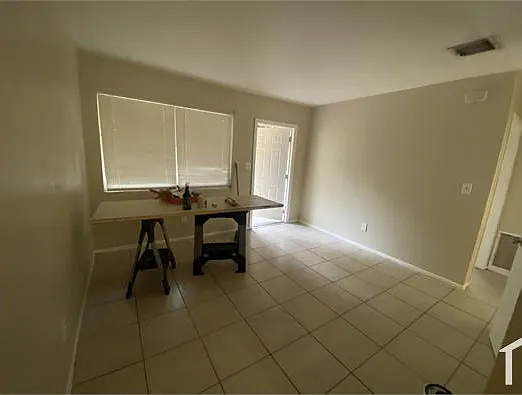 2208 NW 6th St #1 — Photo 7