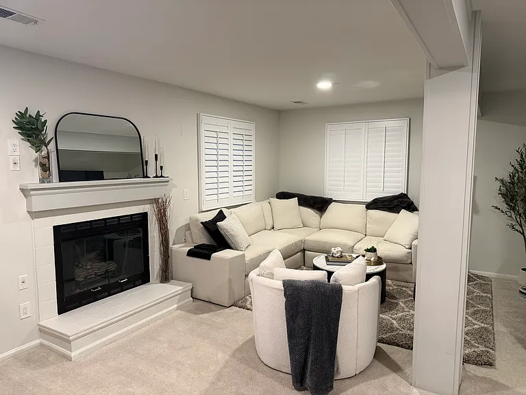 579 W Arrowhead St — Photo 11