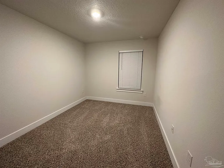 1542 Iroquois Ct — Photo 12