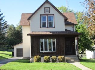 433 Herman St, Burlington, WI 53105