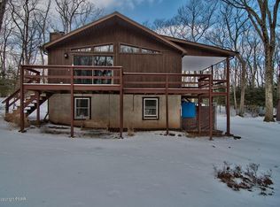 1132 Stone Ridge Ln, Henryville, PA 18332