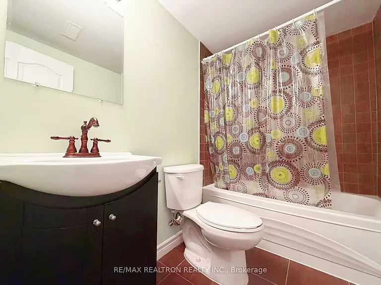 210 Old Colony Rd — Photo 28