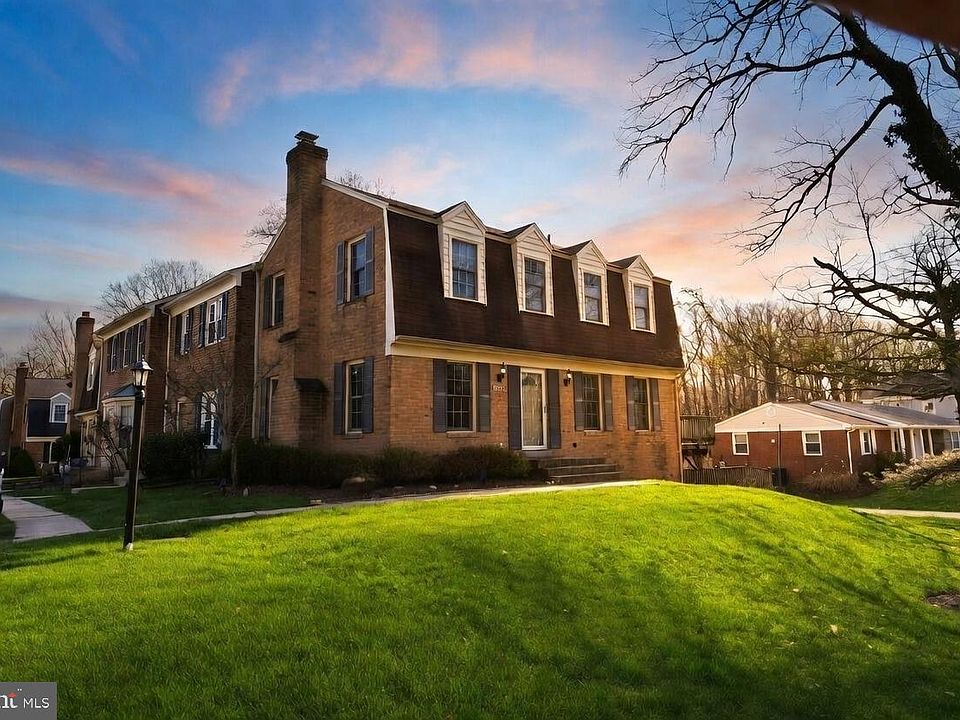 1st image of 1048 Windrush Ln #39