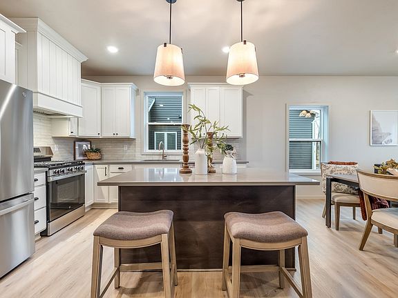 4th image of 3722 Callalilly Ln