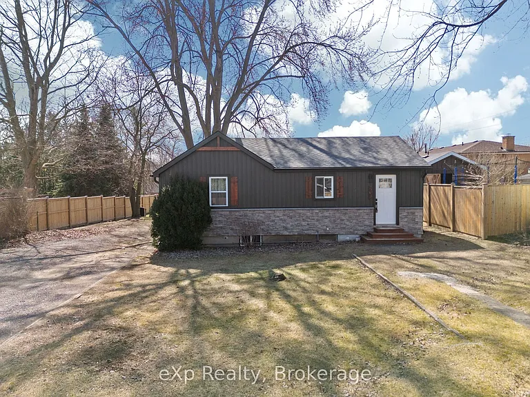 236 Sydenham St — Photo 44