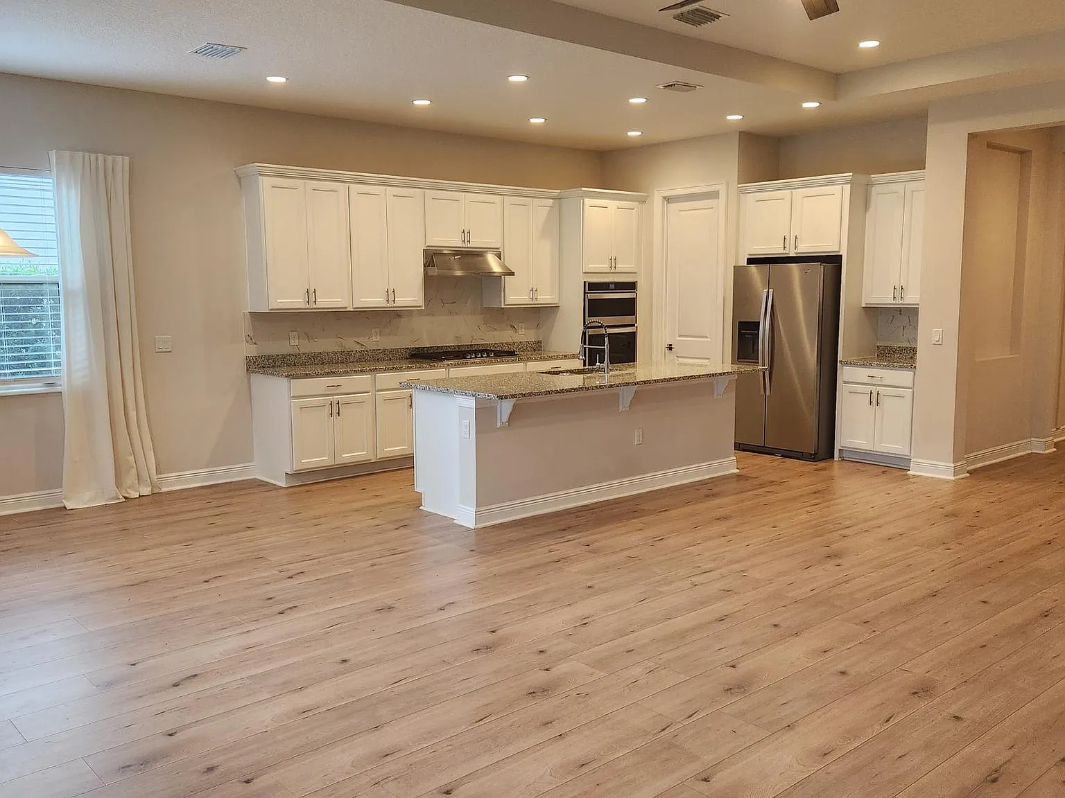 3 bed, 2170 sqft, $3,800 — Photo 3