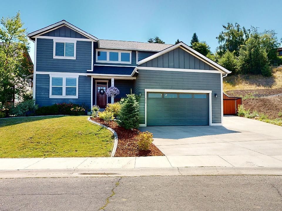 1st image of 810 SW Blue Heron Ct