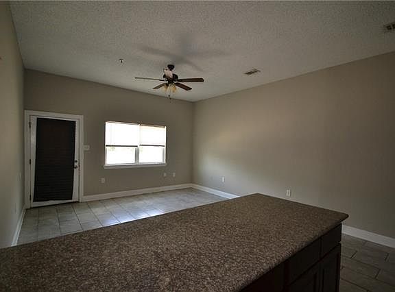4th image of 112 Saint Rose Ave APT B