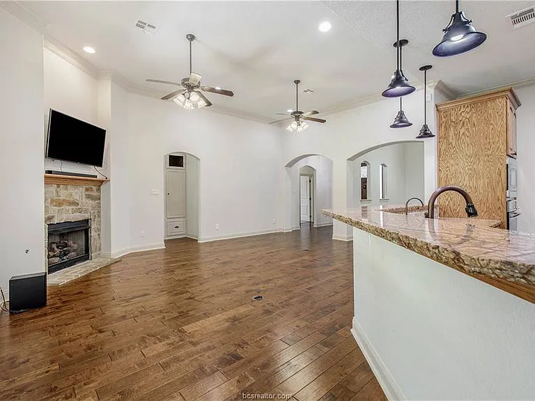 15701 Timber Creek Ln — Photo 7