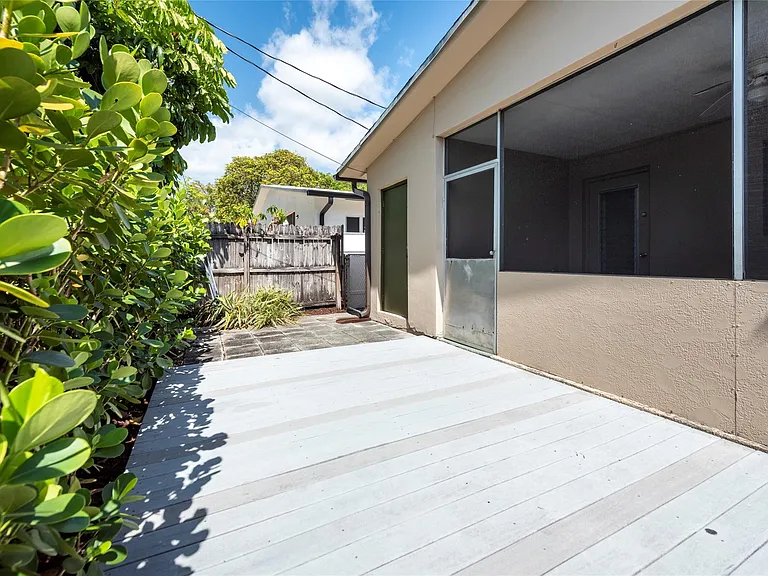 930 Mandarin Isle — Photo 22