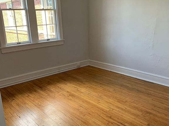 4th image of 1123-25 W Grace St #7