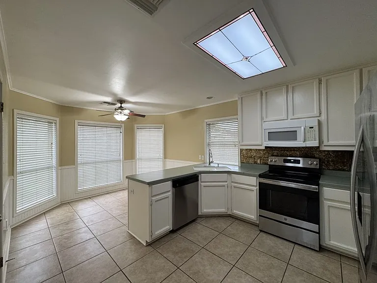 304 Ashland Crk — Photo 5
