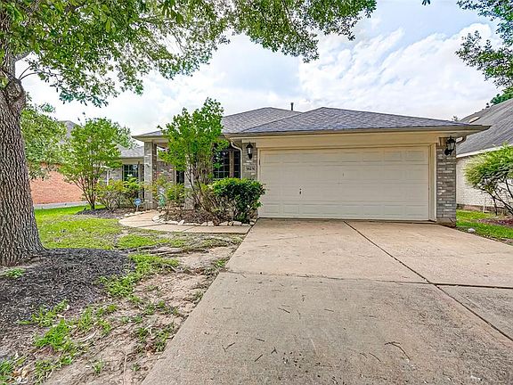 3rd image of 18231 Heathridge Ln