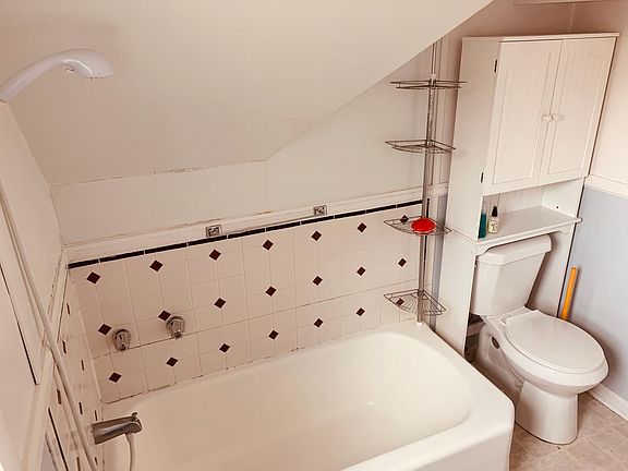 5th image of 1117 Kirkland Ave #B