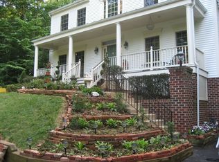 240 Brawners Farm Pl, Occoquan, VA 22125