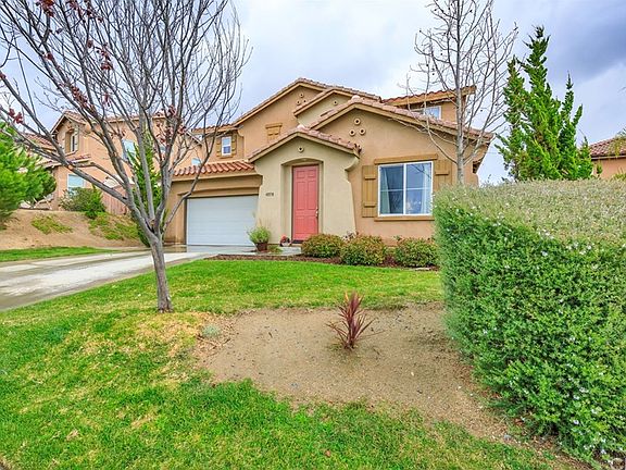 3rd image of 40530 Carly Ct