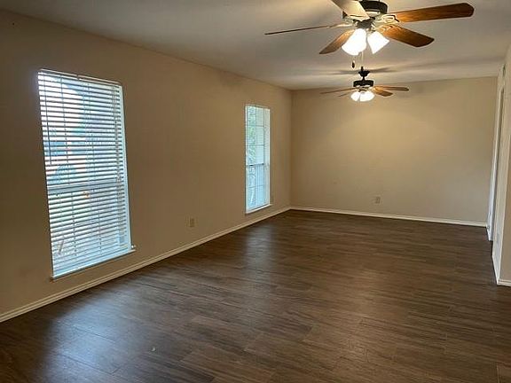 4th image of 10822 Wallbrook Dr