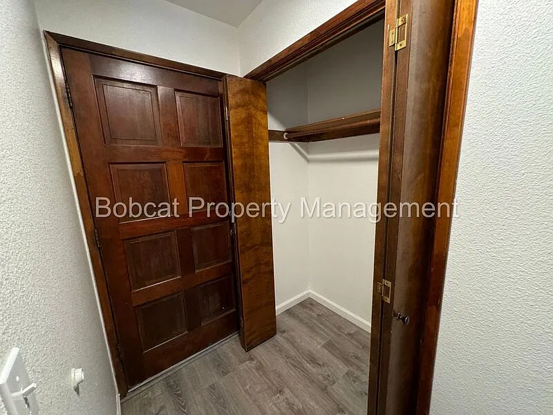 1 bed, 1.0 bath, 686 sqft, $1,570 — Photo 3