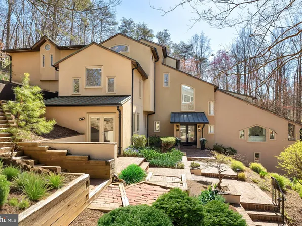 839 Towlston Rd, McLean, VA 22102