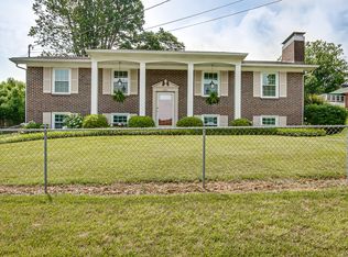 821 Summer Hills Ct, Kingsport, TN 37663