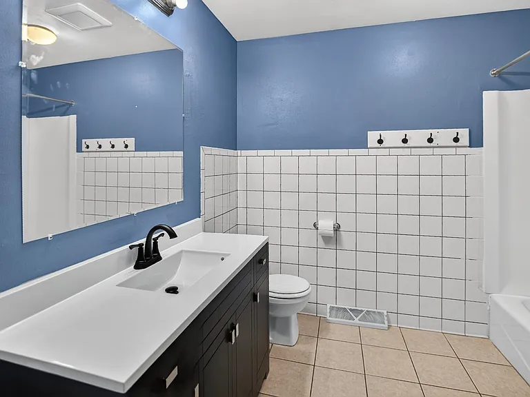 10 Brompton Cir #10 — Photo 18