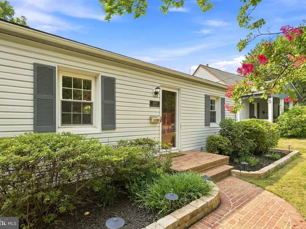 1200 N Roosevelt St, Arlington, VA 22205