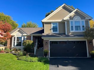 230 Meadow Lakes Blvd, Aurora, IL