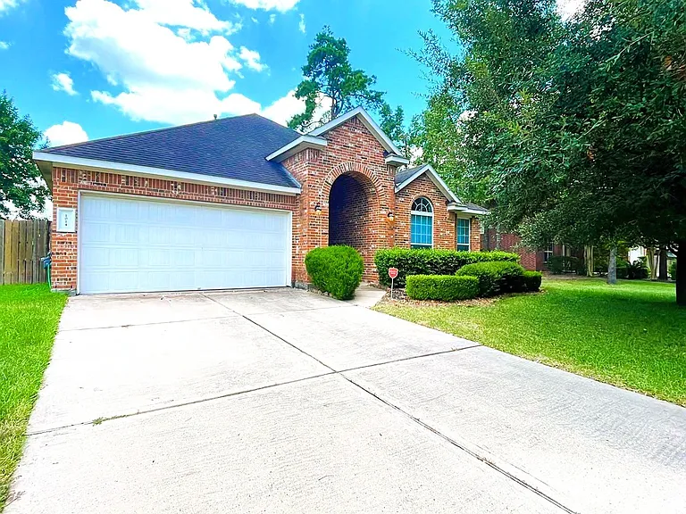 1014 Spring Lakes Haven Dr — Photo 1