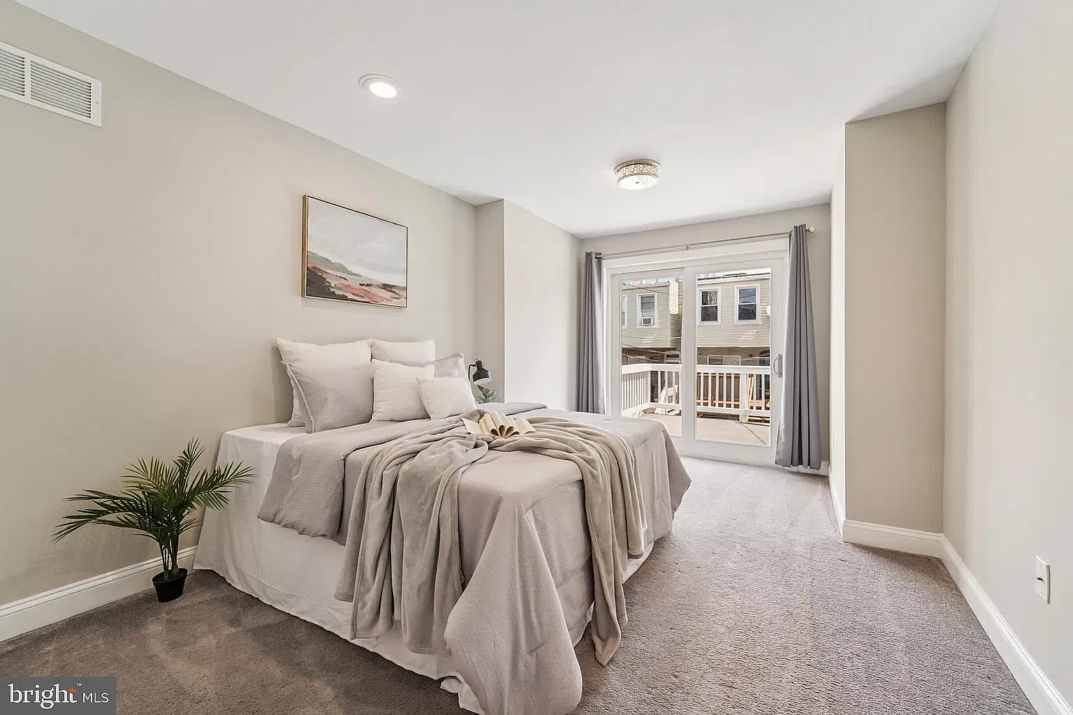 3 bed, 1568 sqft, $750 — Photo 1