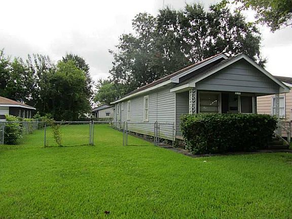 3rd image of 617 Zinnia Ave