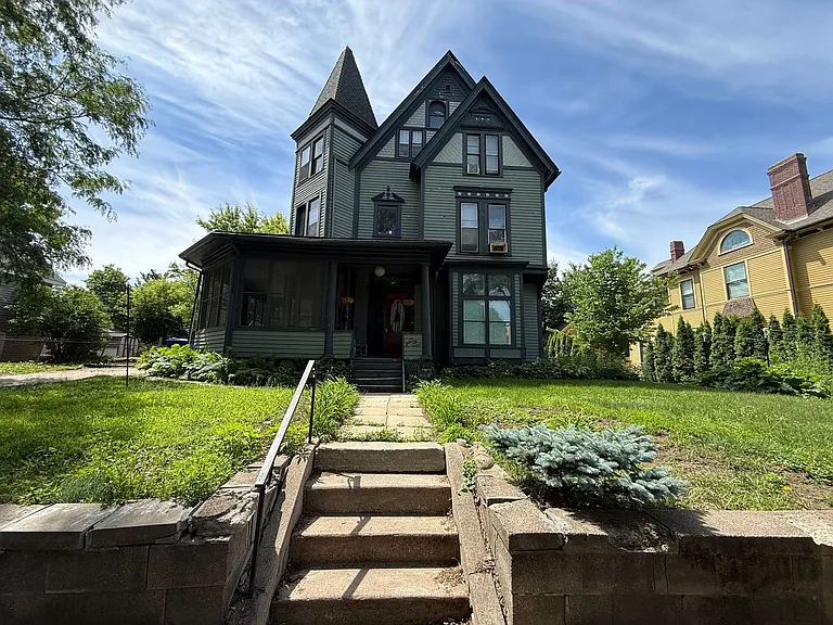 606 Dayton Ave — Photo 1