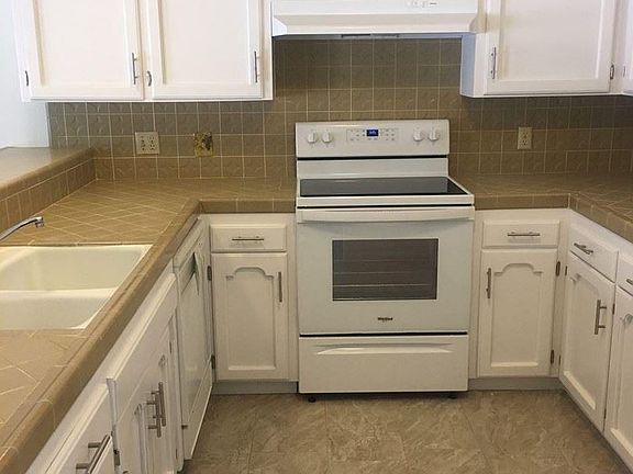 3rd image of 4915 N Harrison Ave APT D