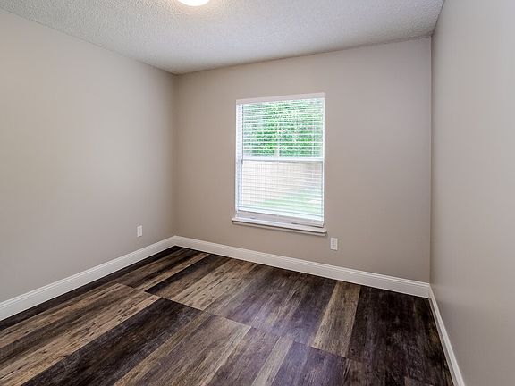 4th image of 294 Turtle Dove Dr