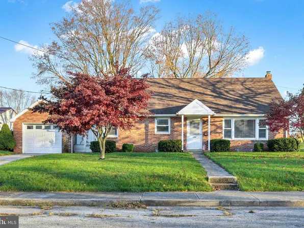 259 S Main St, Mount Wolf, PA 17347