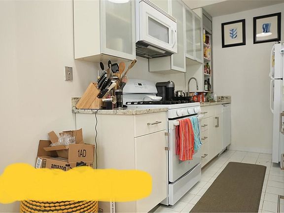 3rd image of 57 Lafayette Ave #2B