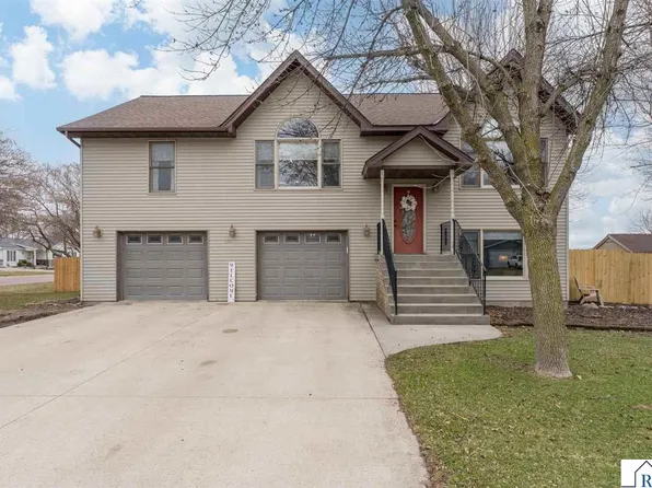 1101 8th St SE, Waseca, MN 56093