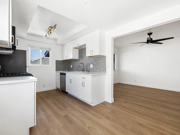 416 Church Ave — Photo 4