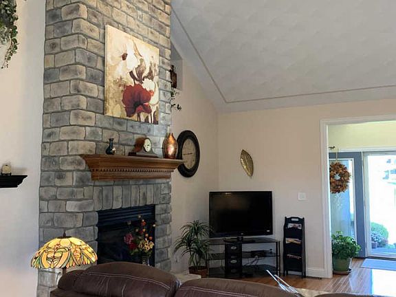 4th image of 511 Woodland Pass