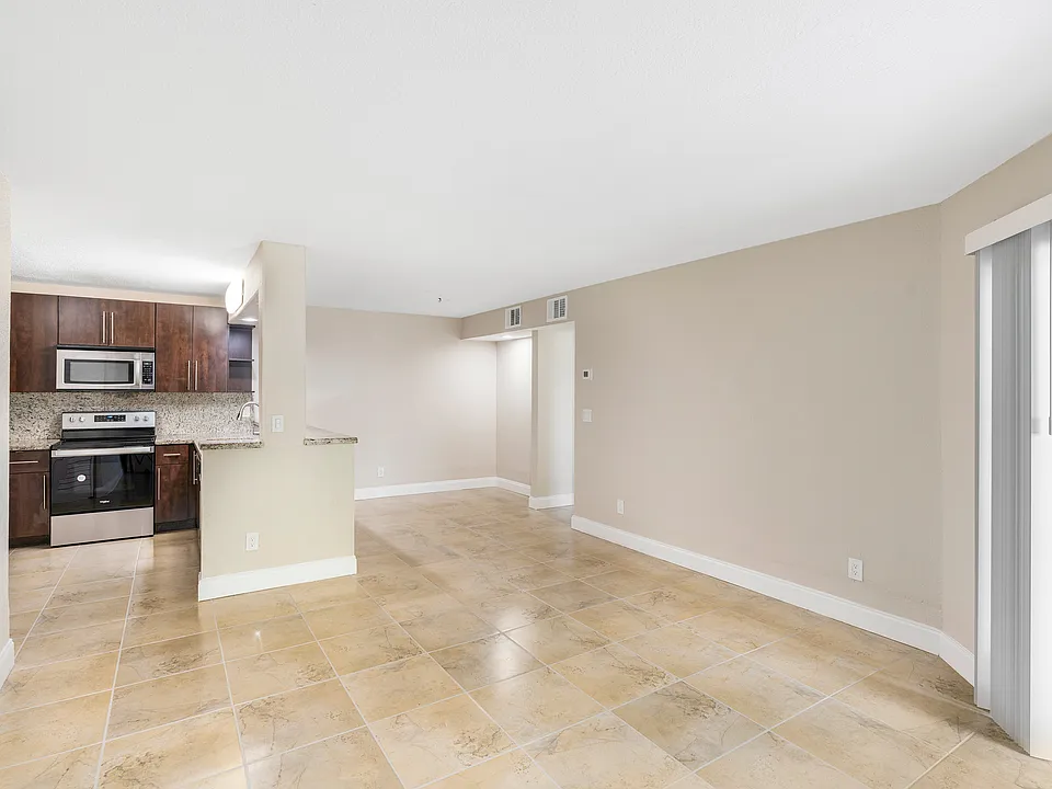108 Santa Clara Dr #5