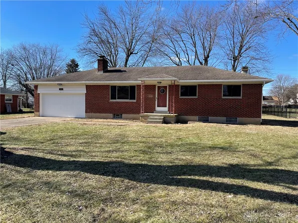 1863 Bledsoe Dr, Bellbrook, OH 45305
